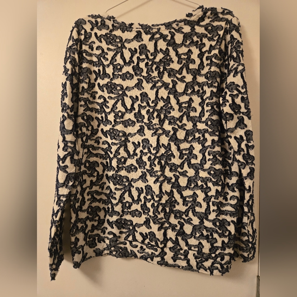 NWT Loft Blue and White Textured Women's Long Sleeved Top - Picture 7 of 7